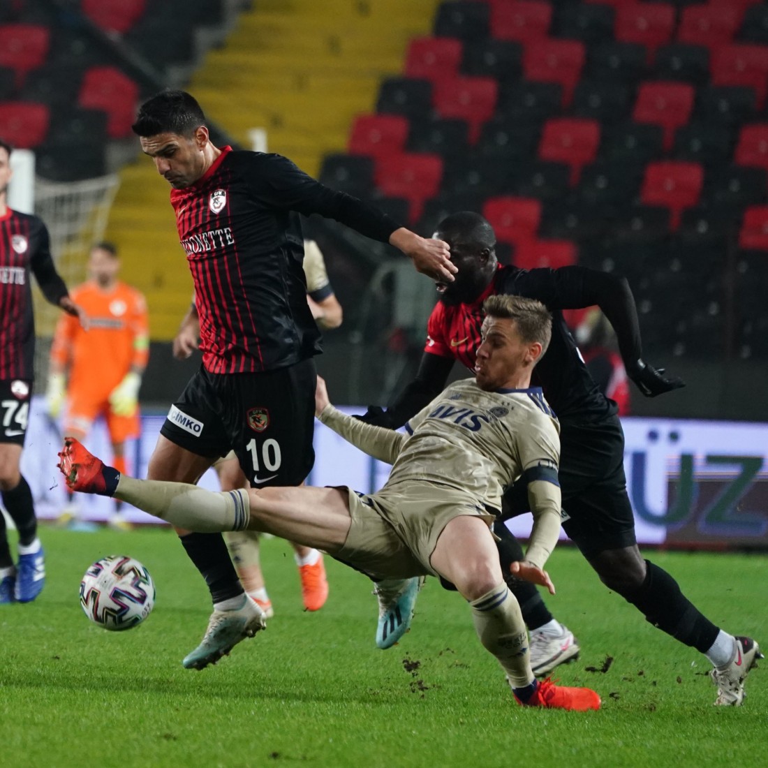 Gaziantep FK Fenerbahçe’yi devirdi: 3-1