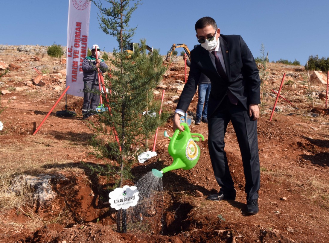 Gaziantep Sanayi Odası’nın yılbaşı hediyesi fidan bağışı