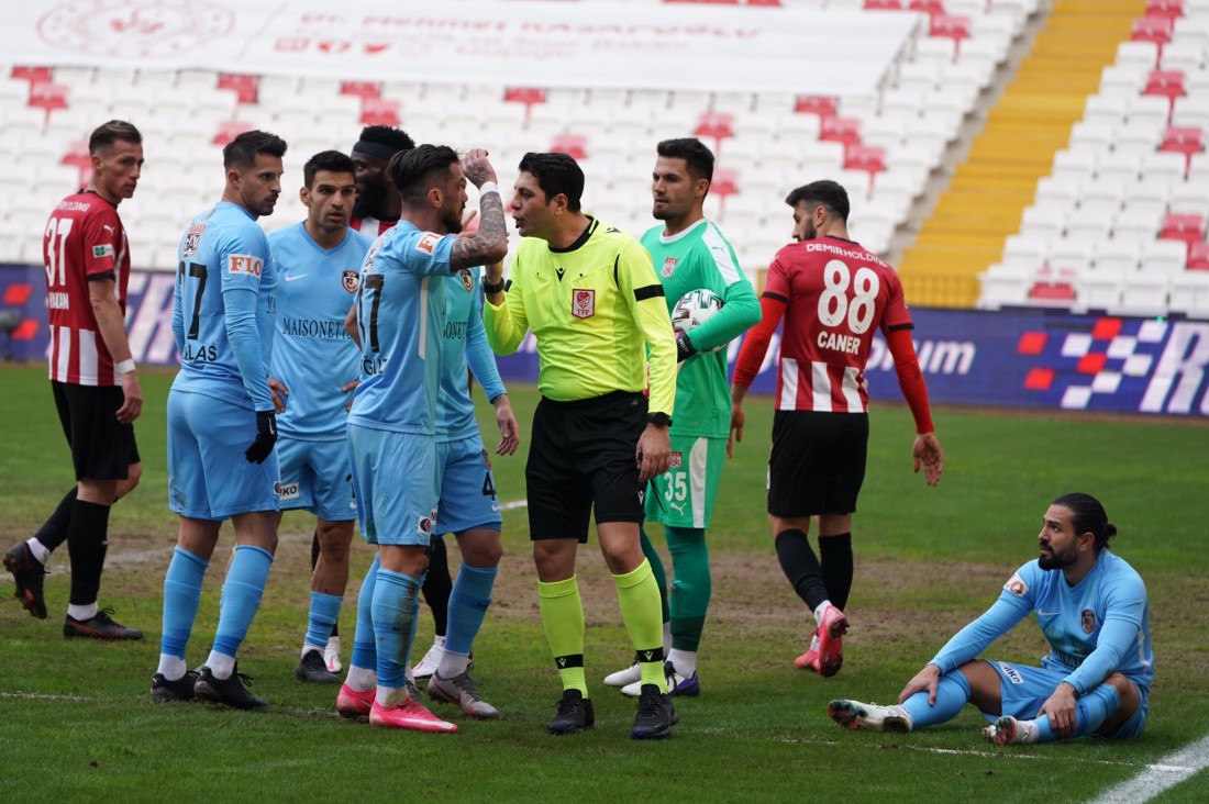 Gaziantep FK hakeme mağlup: 2-1