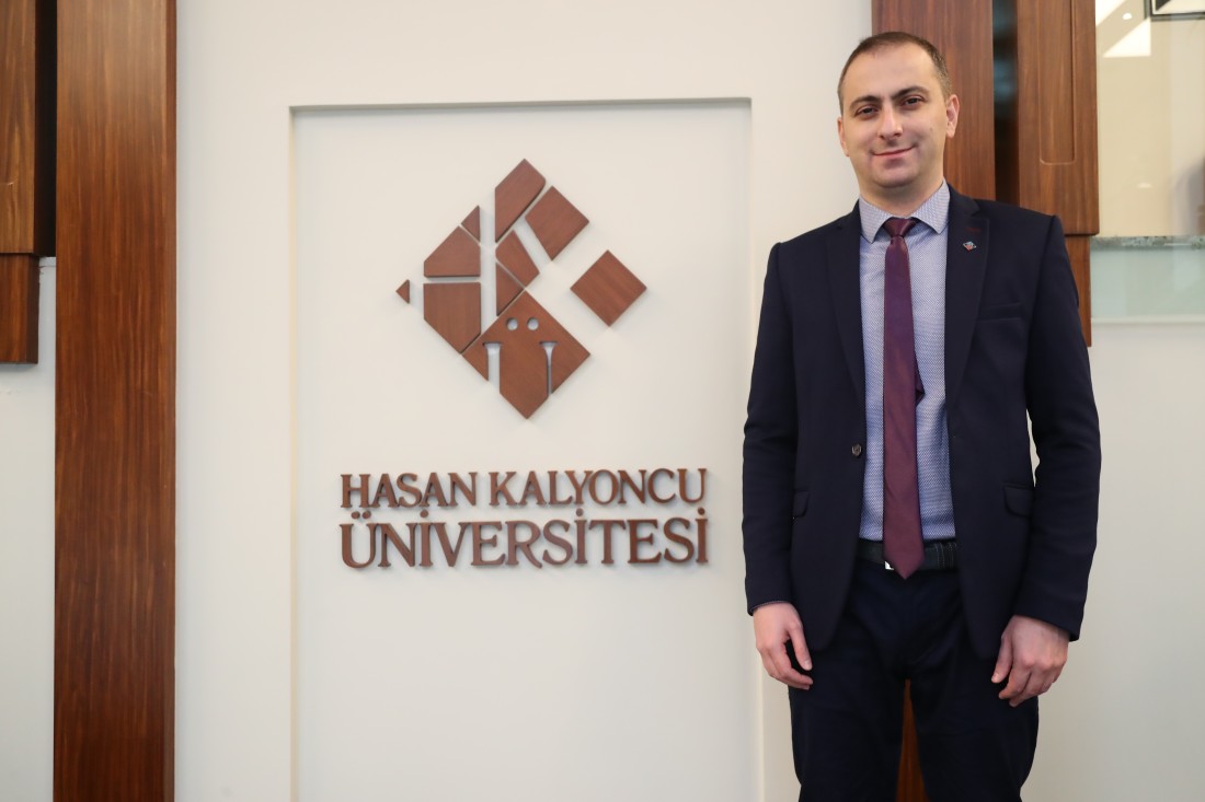 Prof. Dr. Mehmet Lütfi Yola, HKÜ Ailesine Katıldı