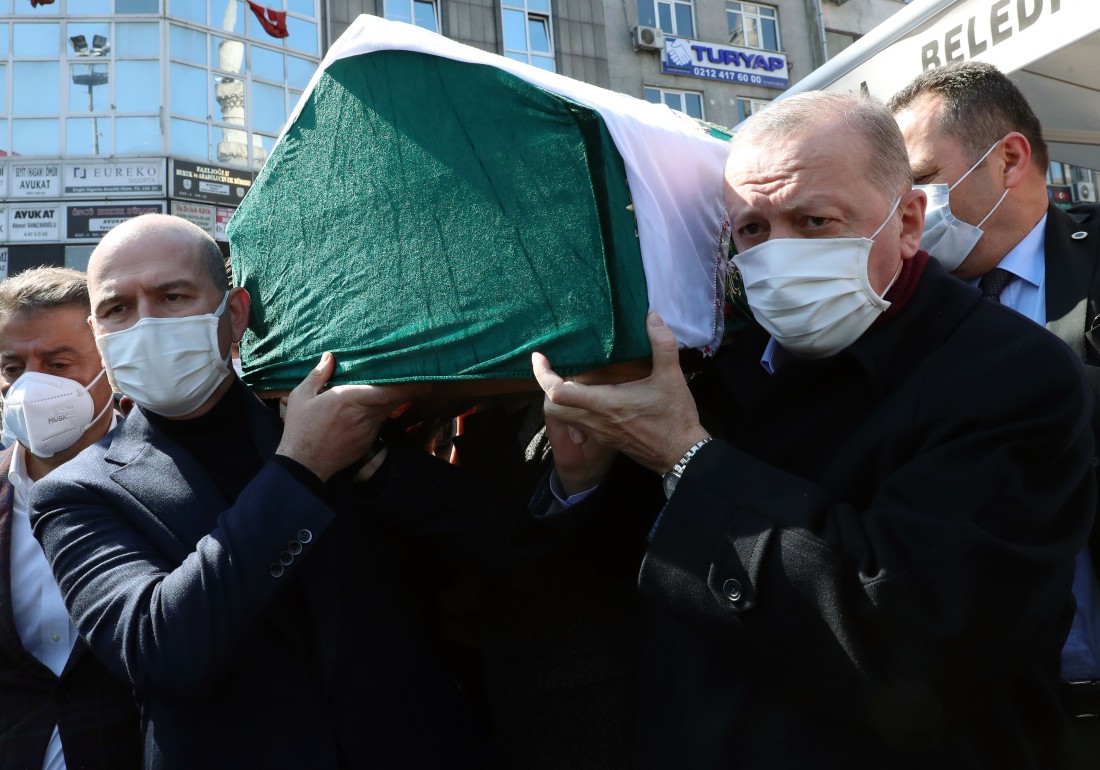 İçişleri Bakanı Süleyman Soylu’nun annesi son yolculuğuna uğurlandı