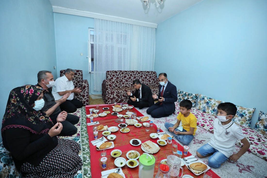 Başkan Fadıloğlu belediye personeli ve ailesiyle iftar açtı