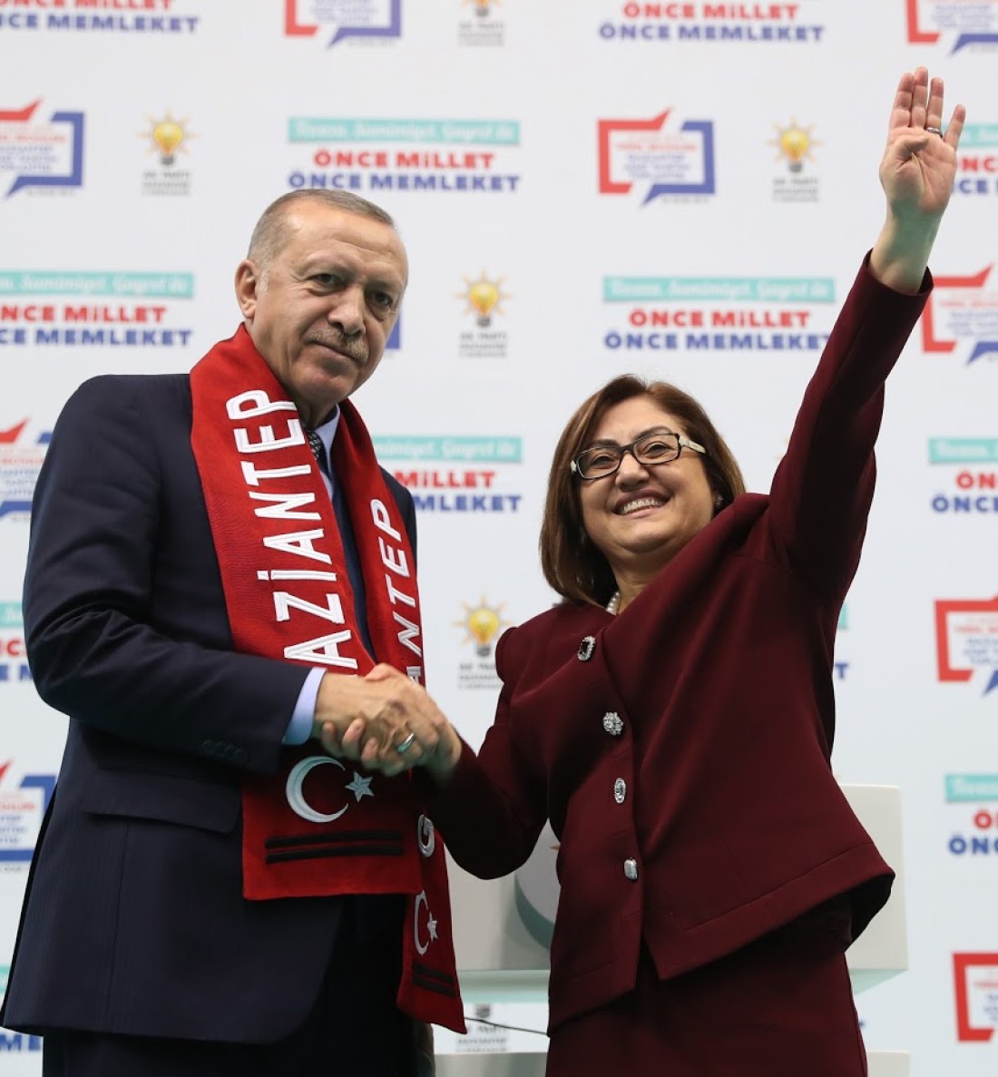 Cumhurbaşkanı Erdoğan Fatma Şahin’in projelerini övgüyle örnek gösterdi