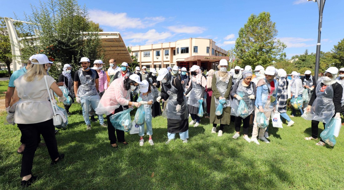 GAÜN öğrencilerinden temiz çevre temiz kampüs etkinliği