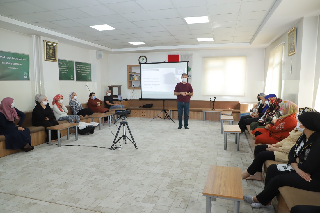 Şehitkamil’den kadınlara uyuşturucu semineri