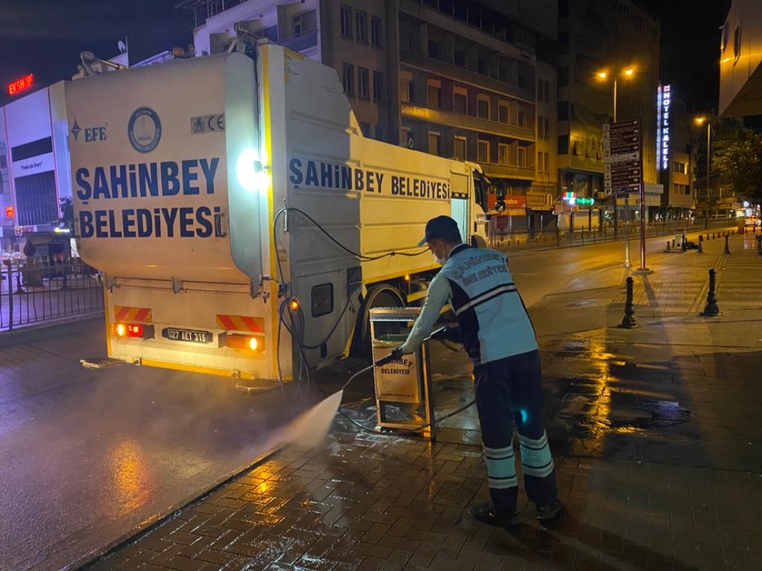 Şahinbey Belediyesi’nden 7/24 temizlik 