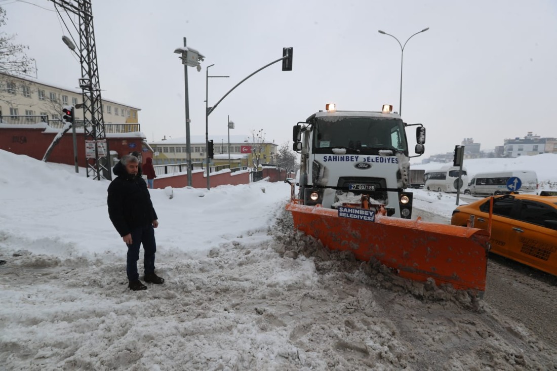 Şahinbey’de kapalı yollara anıdan müdahale