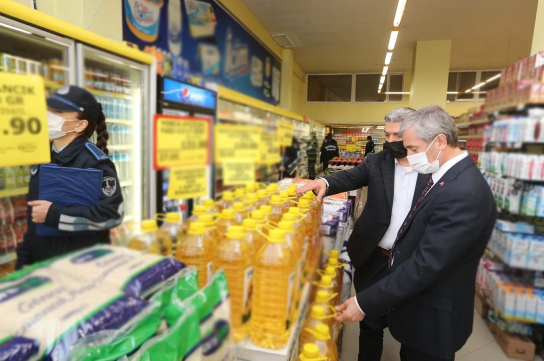 Şahinbey’de stokçulara ve bozuk ürün satanlara geçit yok