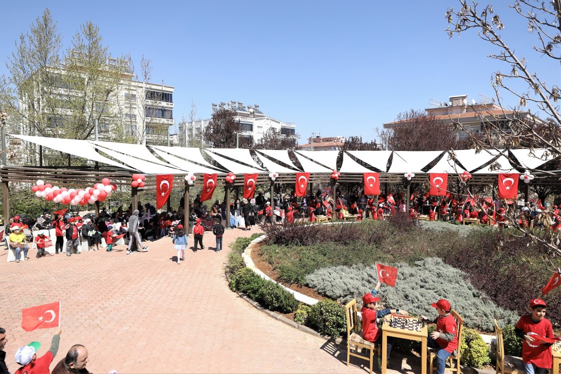 23 Nisan Satranç Şenliğinde Hamle Yaptılar