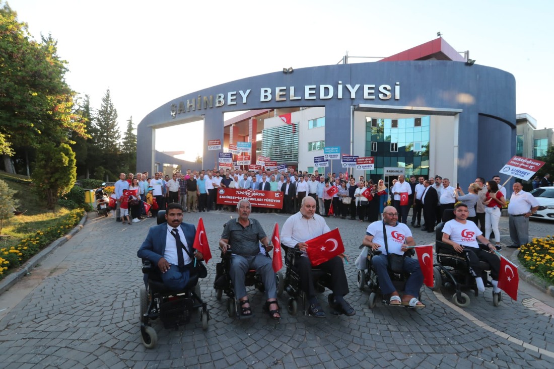 Şahinbey Belediyesi’nden 15 Temmuz Demokrasi Ve Milli Birlik Yürüyüşü