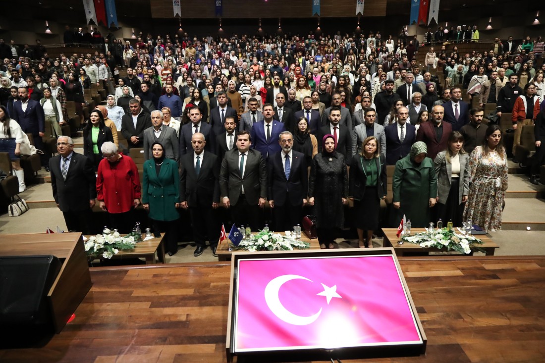 Duygulandıran ‘Öğretmenler Günü’ Programı