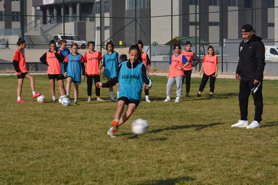 “ALG Spor Kadın Futbolunun Yeni Yıldızlarını Arıyor”