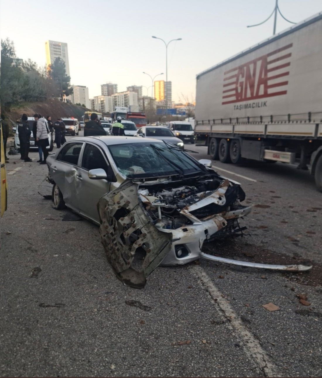 İpek Yolu’nda Zincirleme Kaza