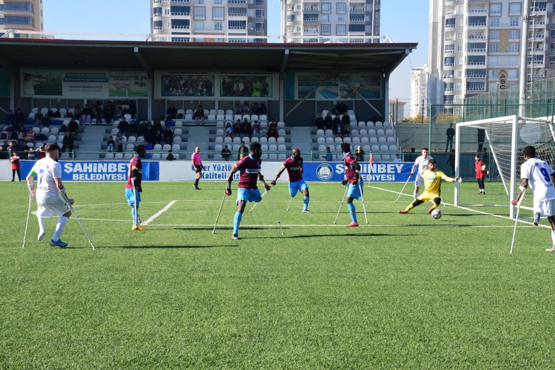 Şahinbey Ampute Kendi Evinde Çok Farklı 8-2