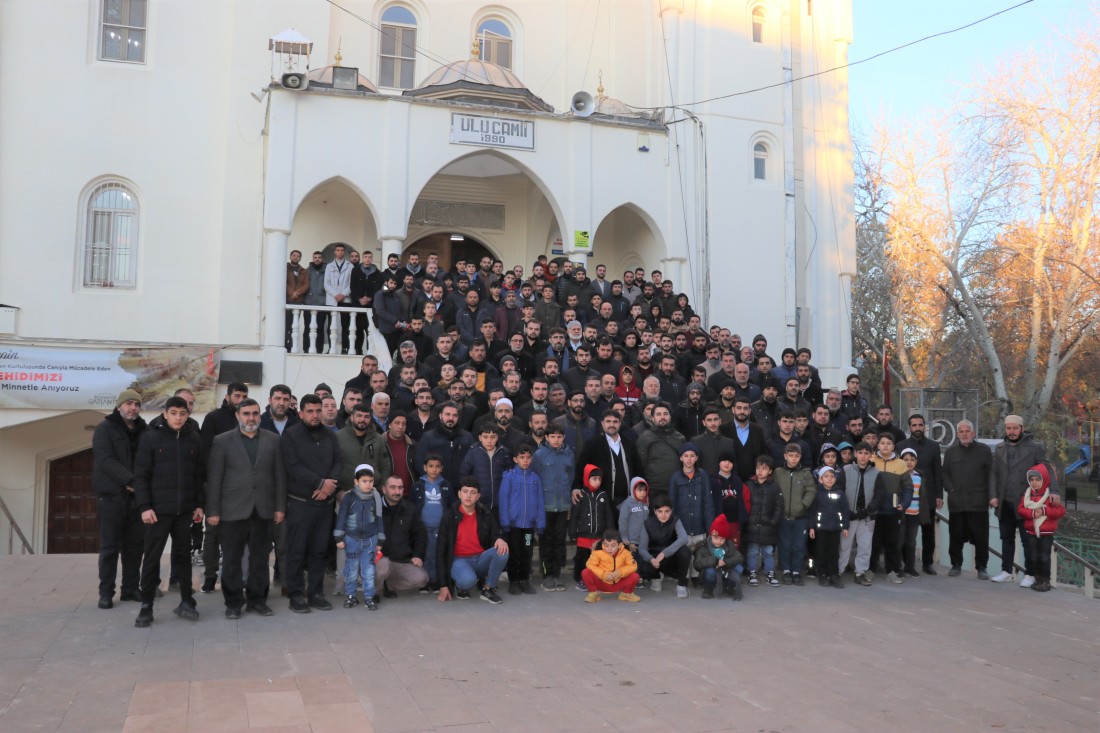 HÜDA PAR  gençleri sabah namazında buluşturuyor