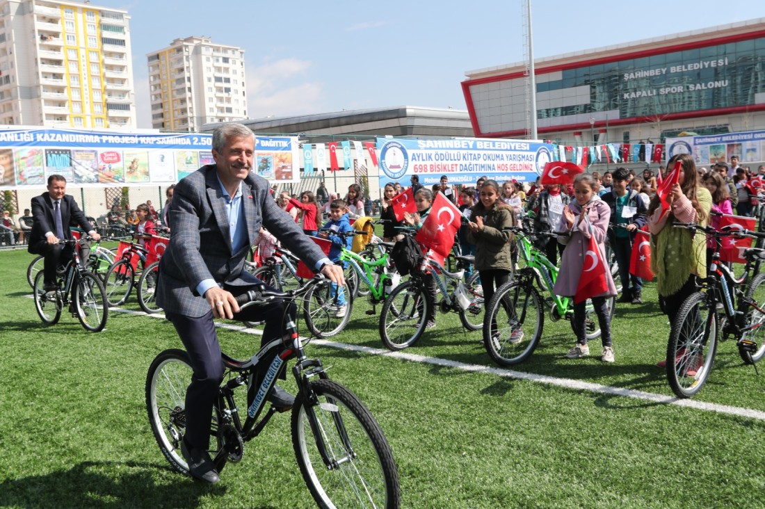 Başkan Tahmazoğlu’ndan Öğrencilere Müjde