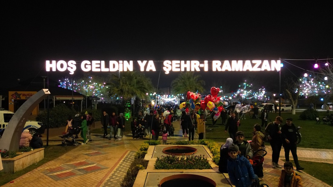 Büyükşehirin Ramazan Sokağı  Vatandaşın Beğenisini Kazandı
