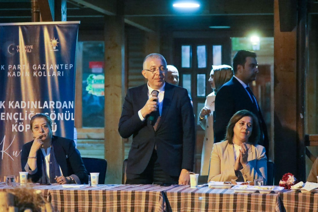 Ak Parti Adayları Annen Gibi Projesi Kapsamında Gençlerle Buluştu