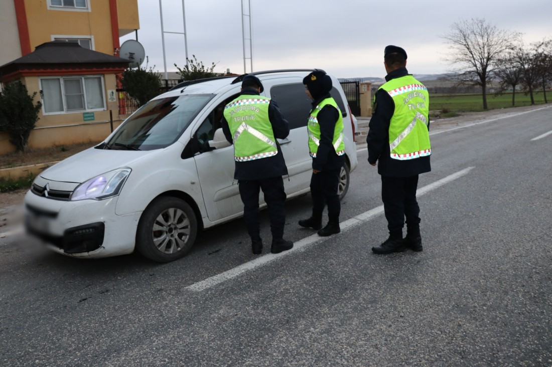 Jandarmadan Çakar Lamba Denetimleri Devam Ediyor