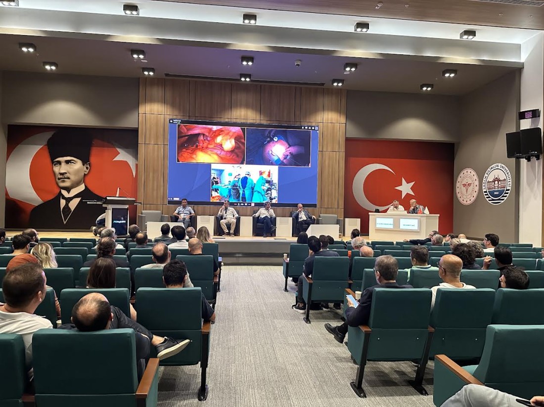 Gaziantep Şehir Hastanesi’nde Ameliyatlar Canlı İzlendi