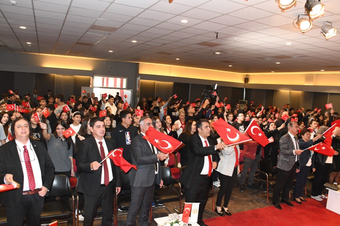 Gaziantep Kolej Vakfı’nda Cumhuriyete Yakışır Kutlama